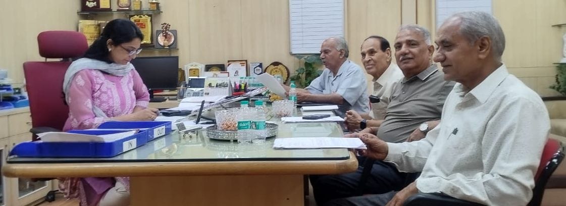 Deliberated on the issues and demands of retired employees.