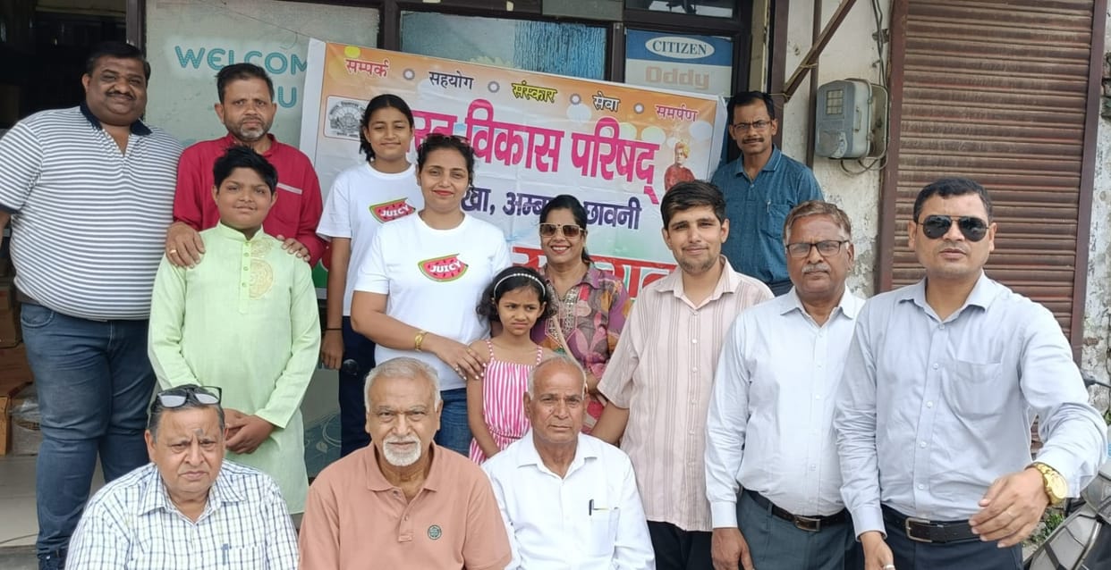 Bhavip distributed 1,000 packets of lassi.
