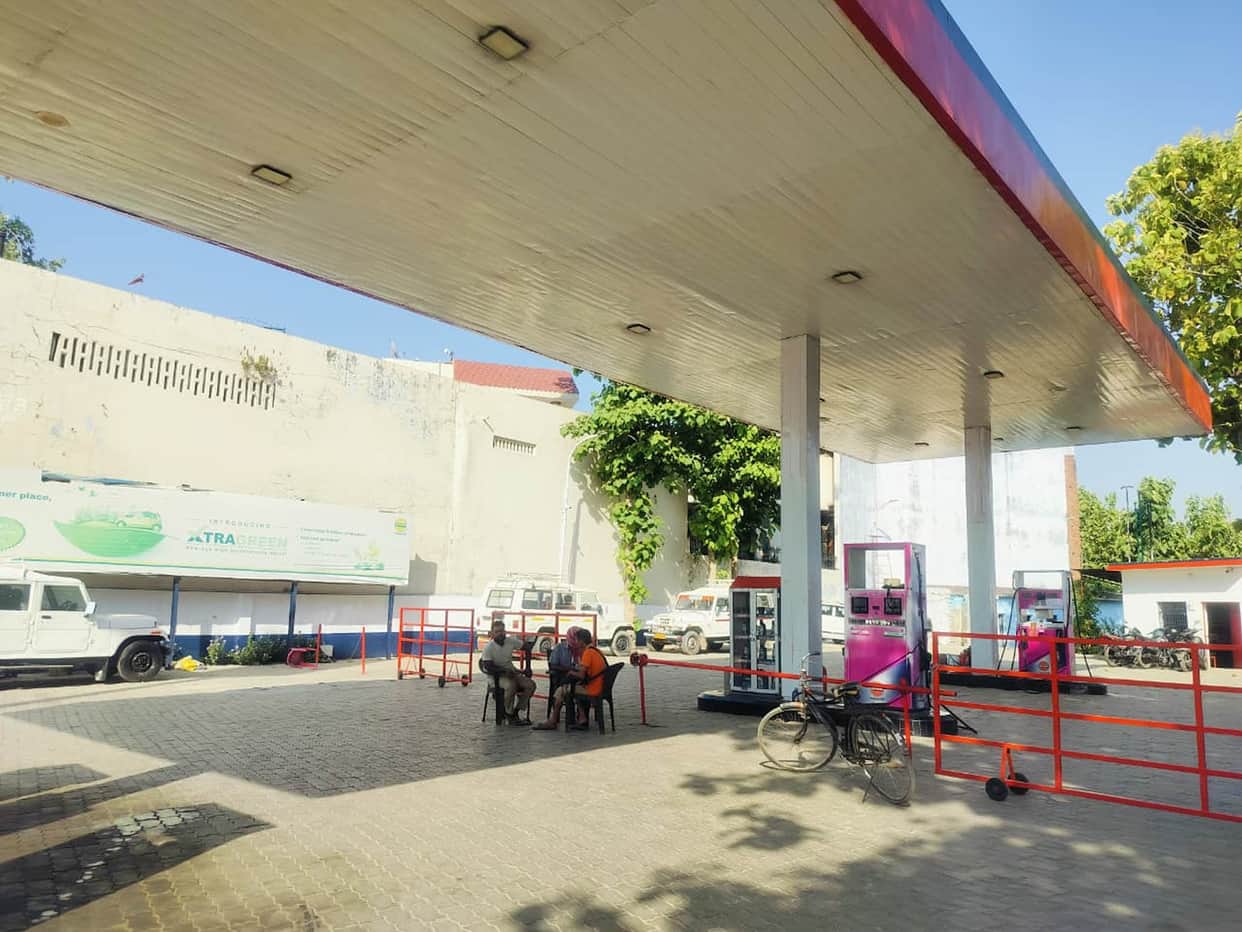 Petrol pump dealers threaten strike over MDR charges