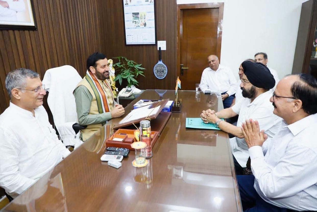 Apprised the Chief Minister of the problems faced by industries