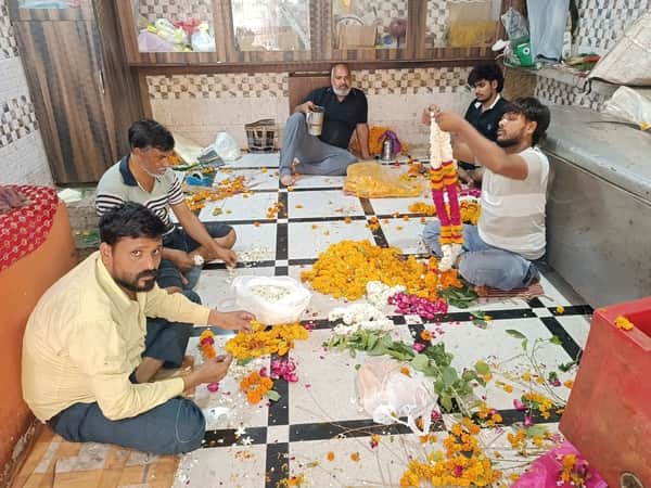 Heat and weddings drive up flower prices