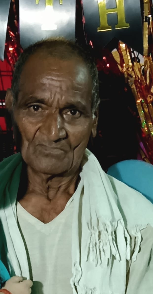 फोटो - 04 मृतक गिरजा शंकर तिवारी की फाइल फोटो।