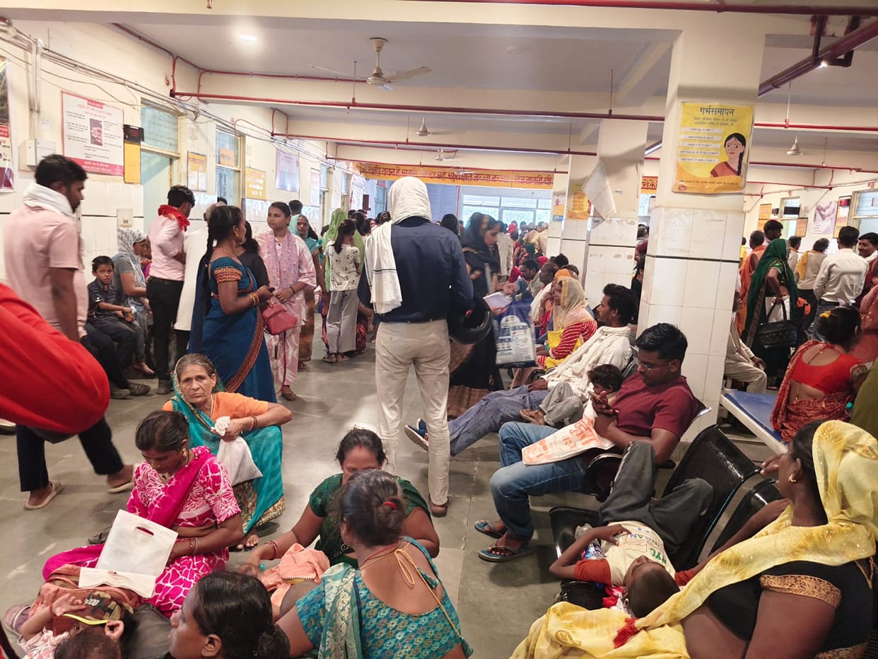 People reel under humidity and scorching sun; mercury crosses 41 degrees.