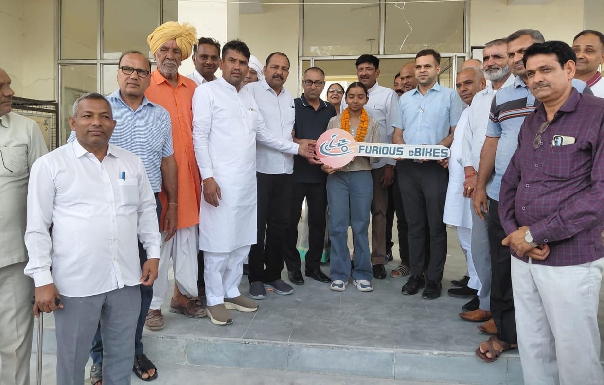 Deepanshi was honored with an electric scooter.
