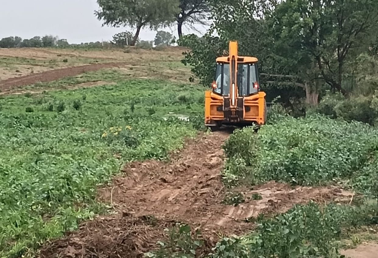 Encroachment removed from 10.5 acres of land in Shyampura village.