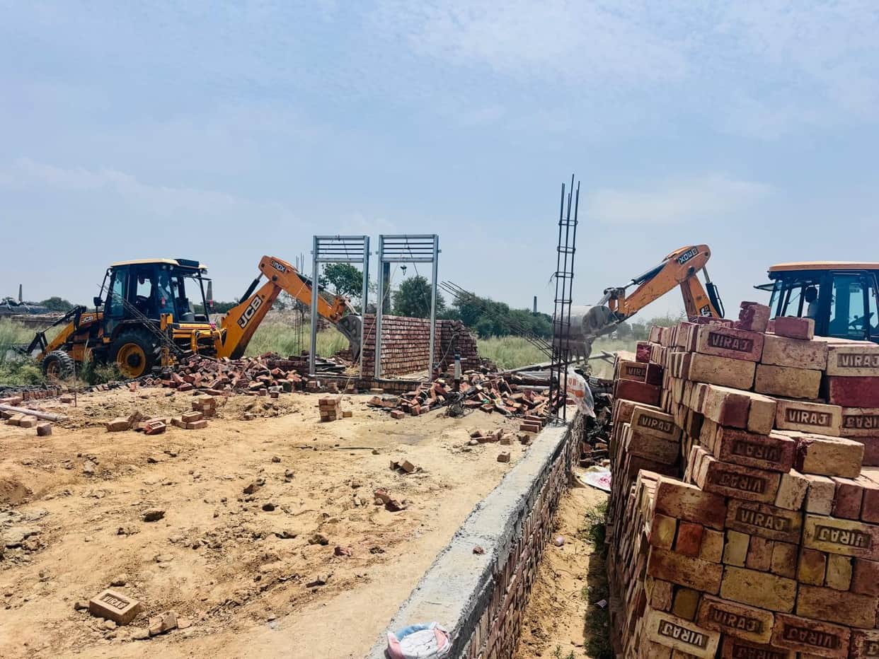 Bulldozers were run on two illegal colonies near Nahri.