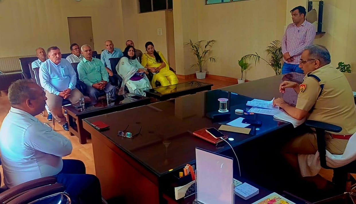 Discussion on police-public coordination in maintaining law and order
