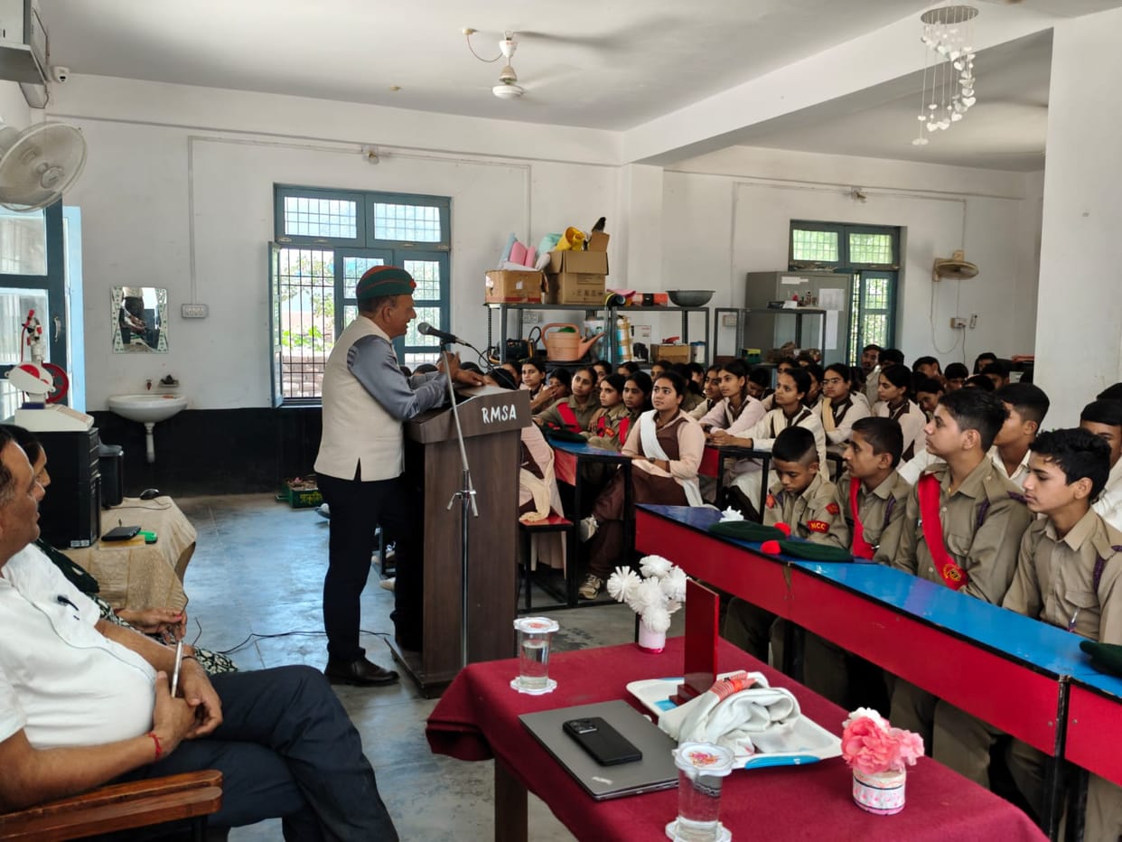 Param Vir Chakra awardee Sanjay Kumar felicitated in Geharwin.