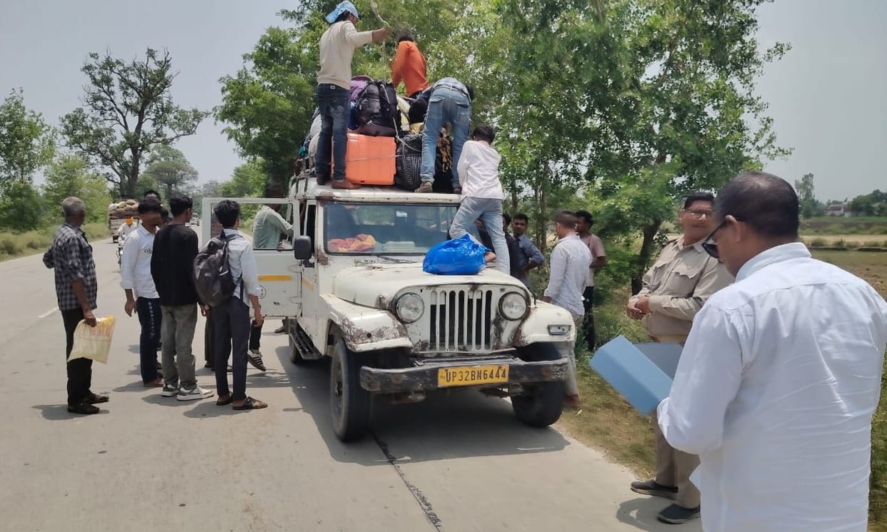 There were 20 passengers in a six-seater vehicle.