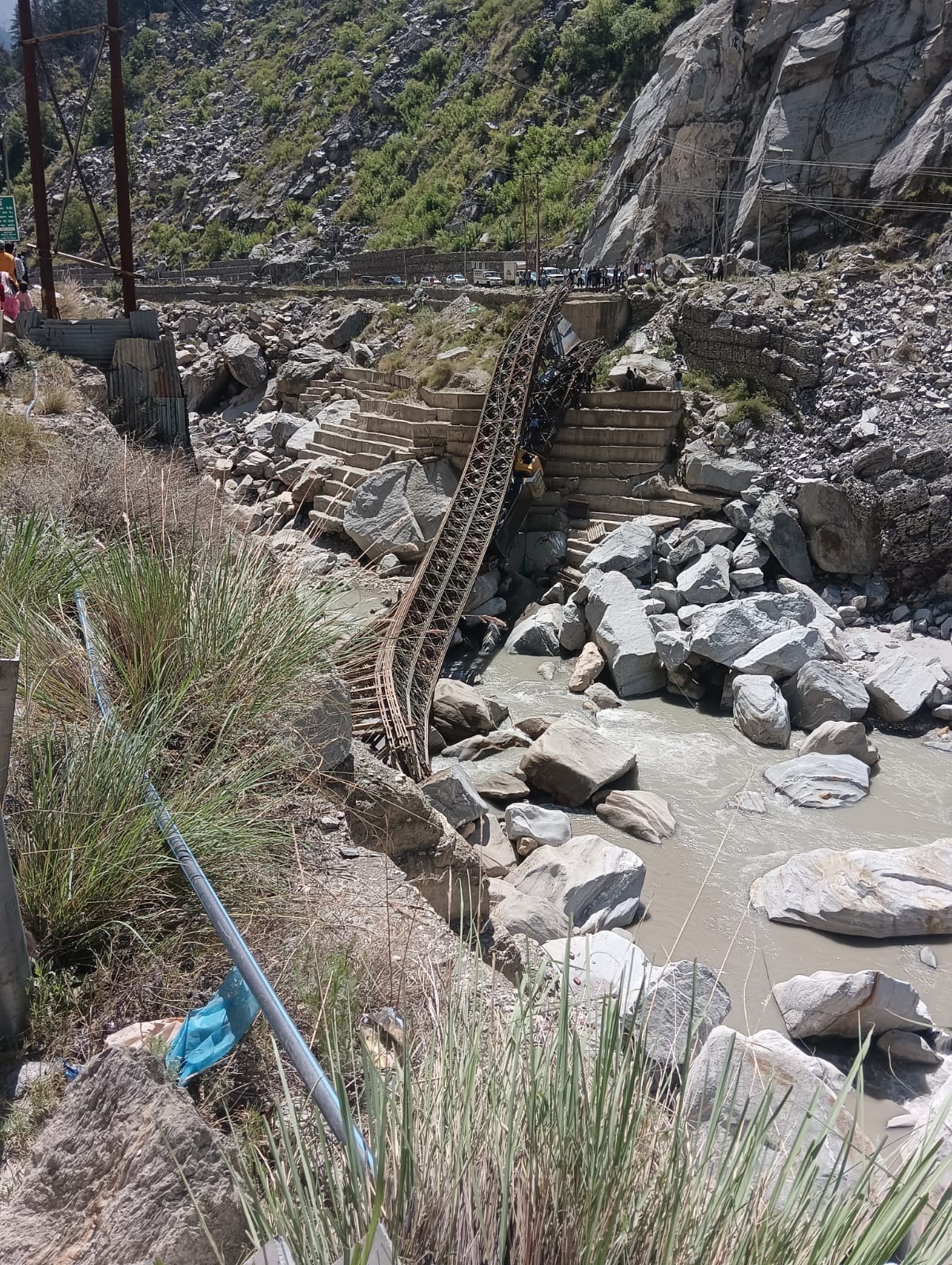Bailey bridge collapses at landslide-hit Urni Dhank.