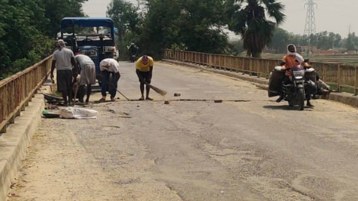 Repair work on the joints of the Mangai River bridge has begun.