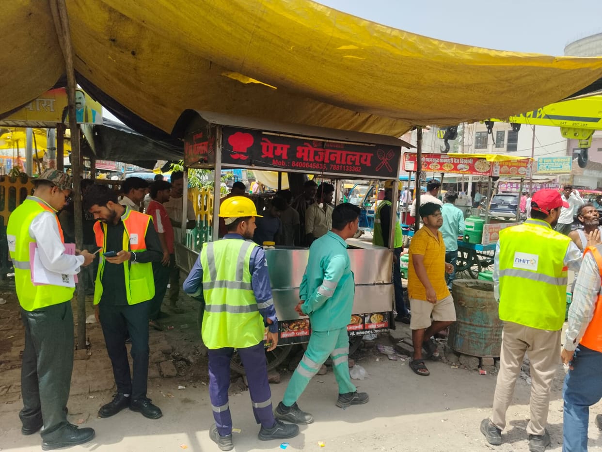 Paan-gutkha kiosks, pushcarts, and tea stalls removed from the highway roadside.