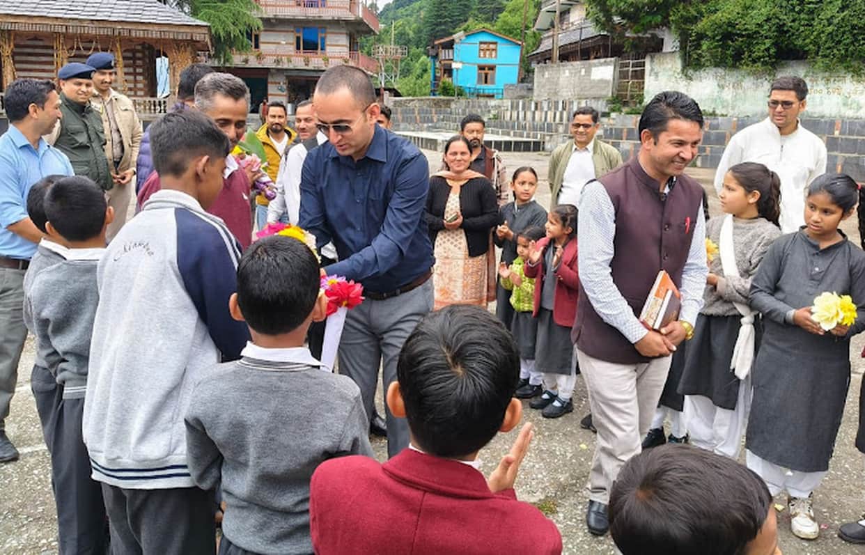 Students should focus on goals and career building: Rahul