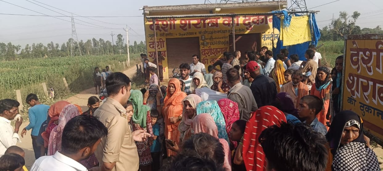 Uproar by women at the contract site