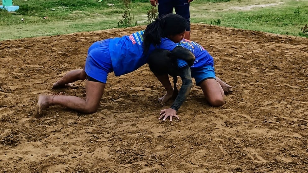 Wrestlers showed their strength