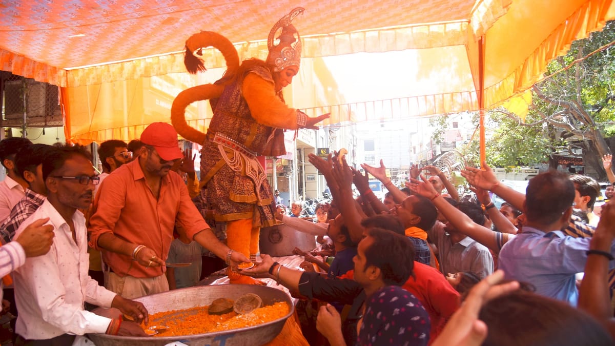 Lucknow News: आखिरी बड़े मंगल पर हनुमत मंदिरों में गूंजे जयकारे