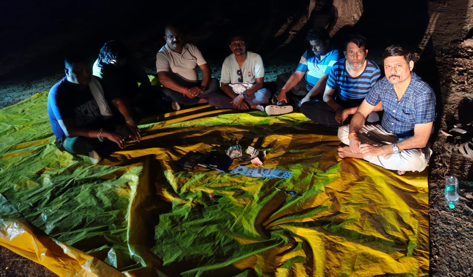 बालोद पुलिस की बड़ी कार्रवाई - जंगल में चल रहे हाईप्रोफाइल जुआ फड़ पर छापा, राजनांदगांव और बालोद
