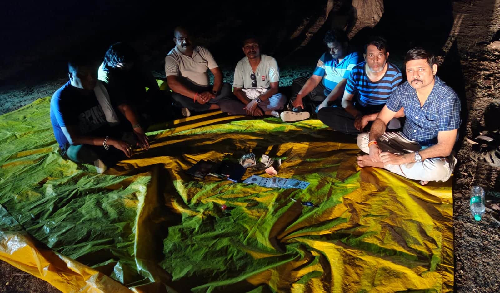 बालोद पुलिस की बड़ी कार्रवाई - जंगल में चल रहे हाईप्रोफाइल जुआ फड़ पर छापा, राजनांदगांव और बालोद