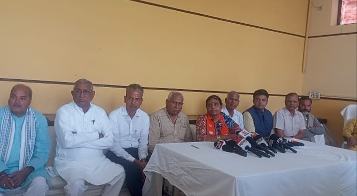 Dr. Archana Gupta demands Bhagwant Mann's resignation, raises questions.
