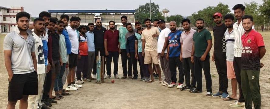 Players paid tribute to the victims of the Lucknow fire tragedy