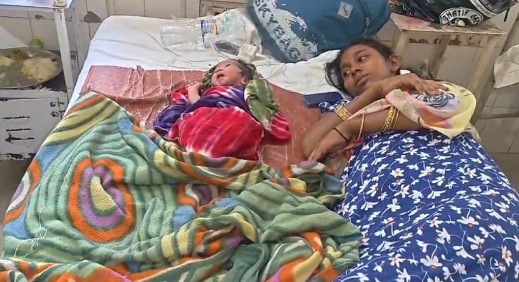Abandoned by Bangladeshi husband, Indian woman gives birth to baby girl in Manikpur