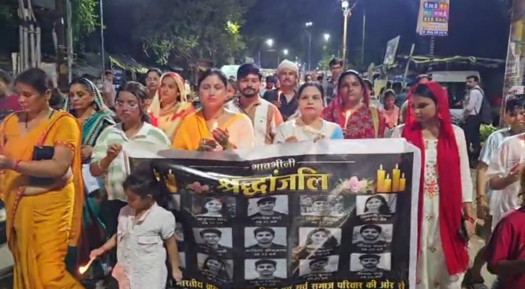 Tribute paid to the victims of the fire tragedy by holding a candlelight march.