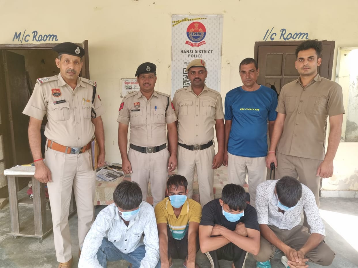 Petrol pump salesman turns out to be the mastermind behind the robbery; four accused arrested.