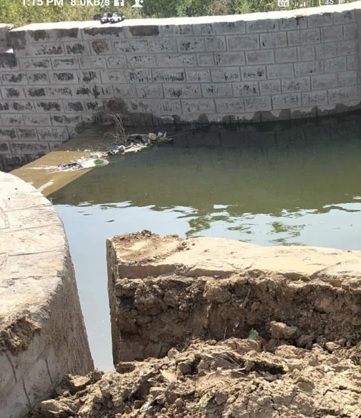 Cracks appeared in the canal built just a month and a half agoas soon as water was released into it.
