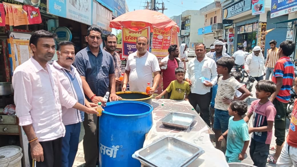 Offered cold drinks to passersby, providing relief