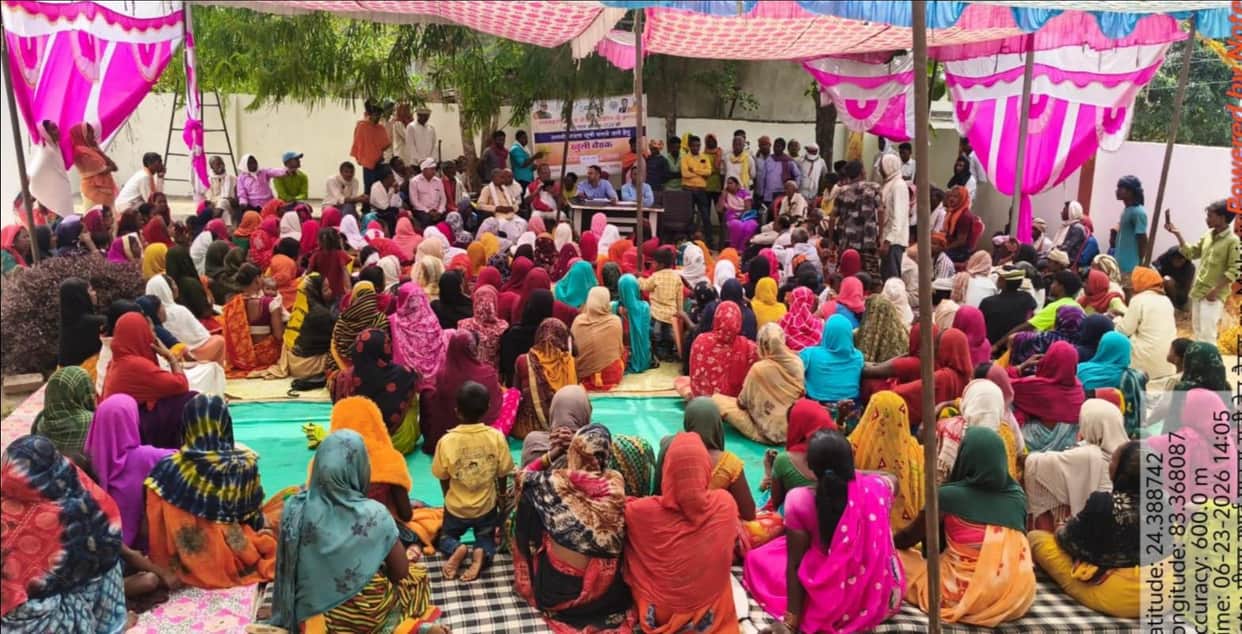 Crowd of villagers turns out for open meeting on housing; eligible beneficiaries to receive scheme benefits: BDO