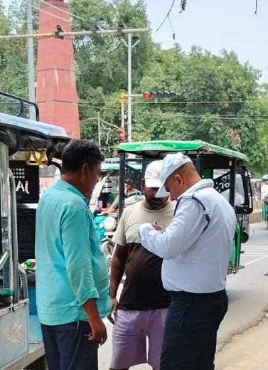 E-rickshaws to get digital identity; complete information available upon scanning QR code.