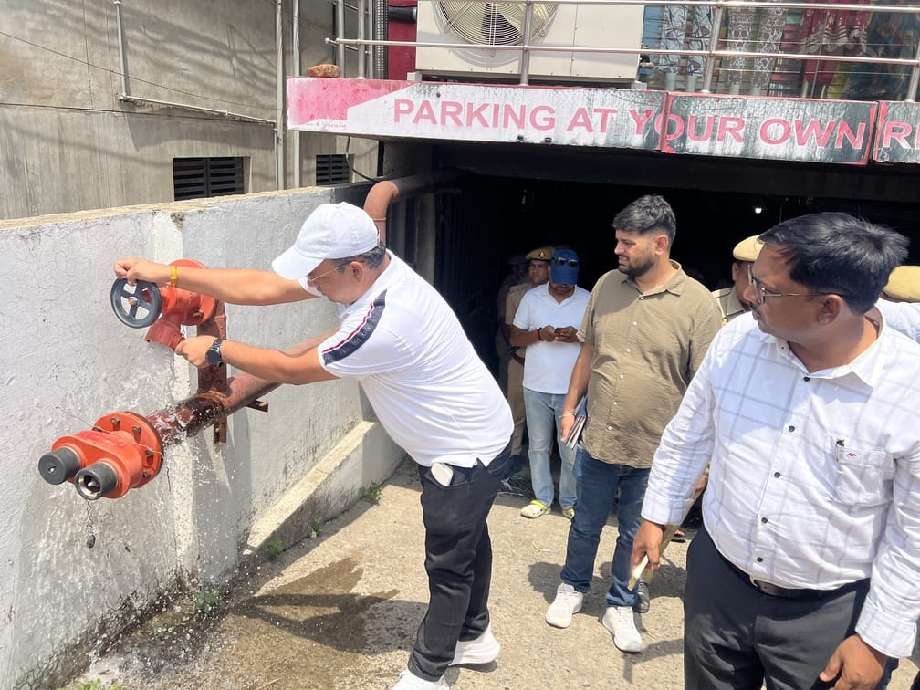 Indian Dresses lacked fire safety equipment; firefighting systems were found to be non-functional in several areas, and exits were found blocked.