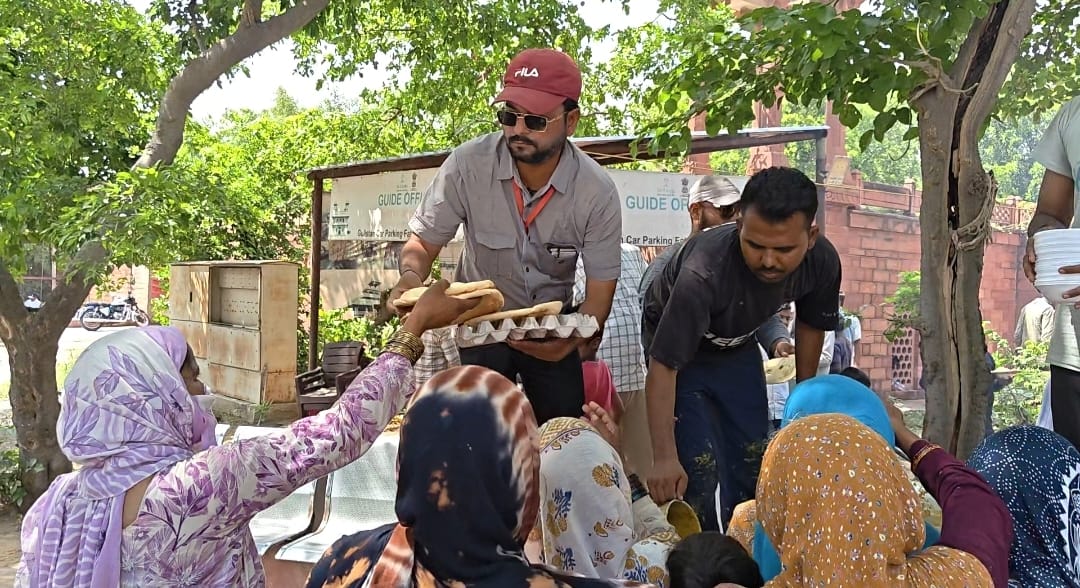 Langar distributed to pilgrims on Muharram