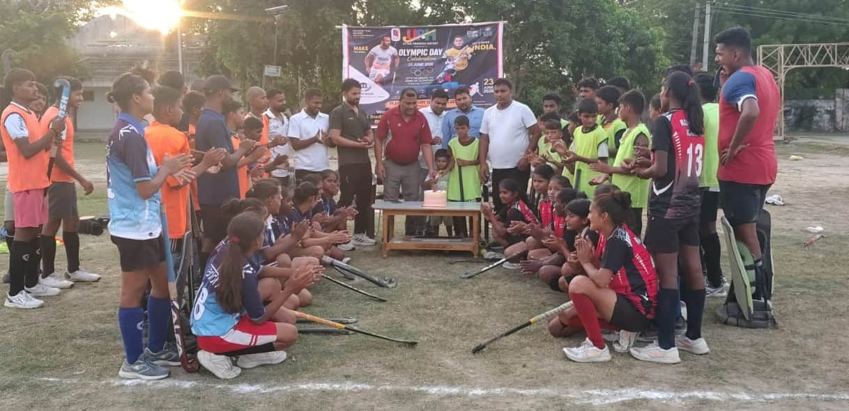 Bhadohi won in boys category, Stadium XI won in girls category
