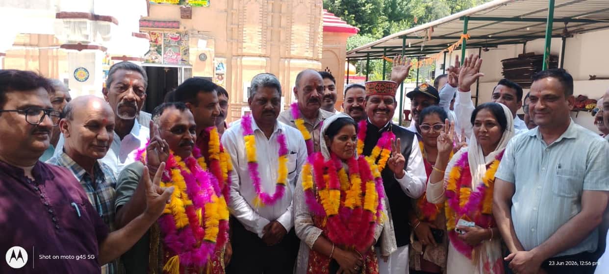 Congress takes control of Sujanpur Municipal Council; Neelam becomes President and Vinay becomes Vice-President.
