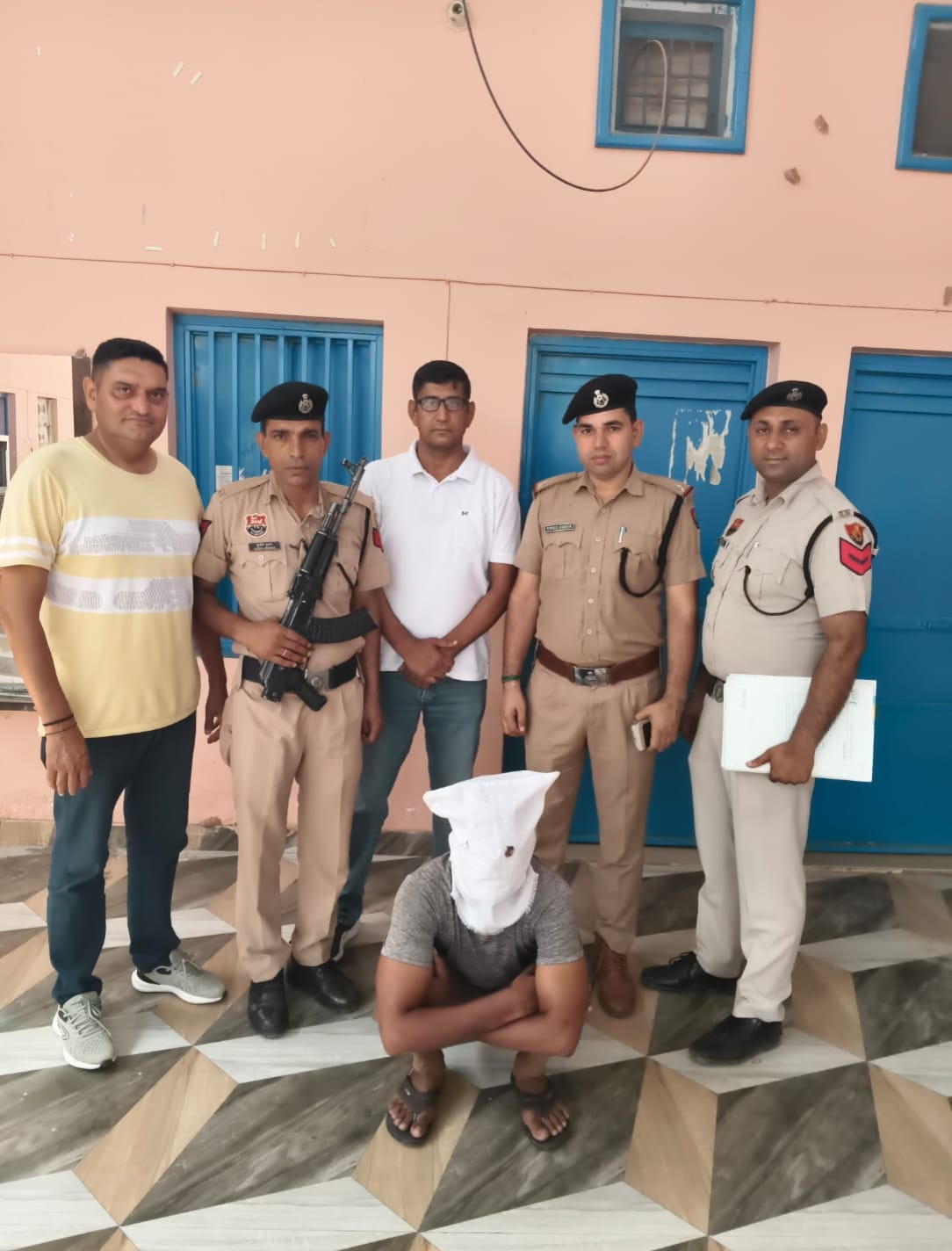 One accused arrested for stealing cash and documents belonging to a retired soldier