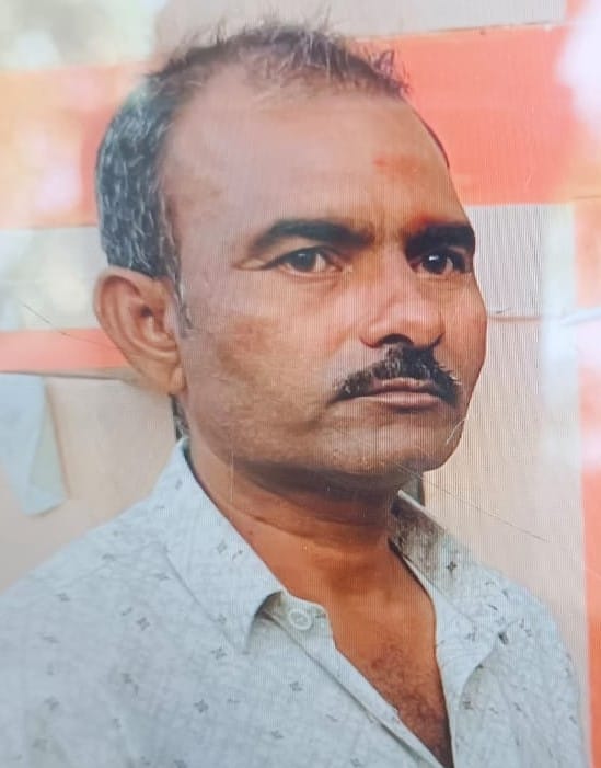Chaat vendor killed after being hit by a vehicle near Atsaliya railway crossing.