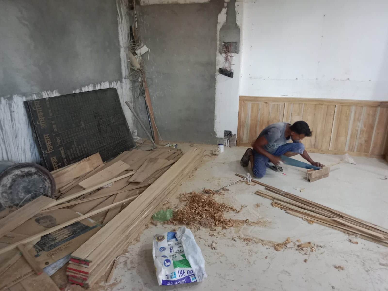 सीडीओ कार्यालय में दोबारा काम तेजी से शुरू हो गया। संवाद