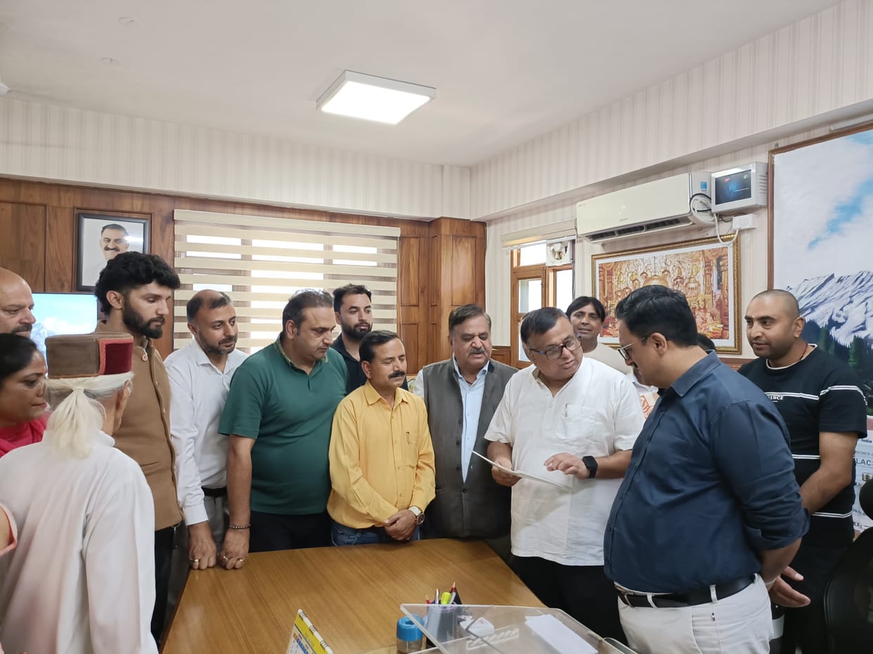 BJP Solan Urban Unit raises city issues; submits memorandum to the Chief Minister.