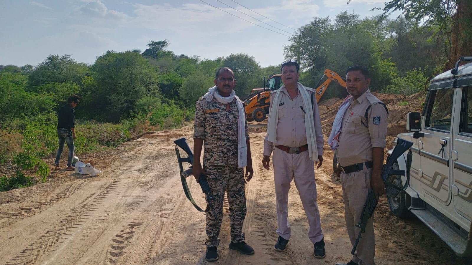 सुप्रीम कोर्ट के आदेश के बाद रेत माफियाओं पर पुलिस सख्त