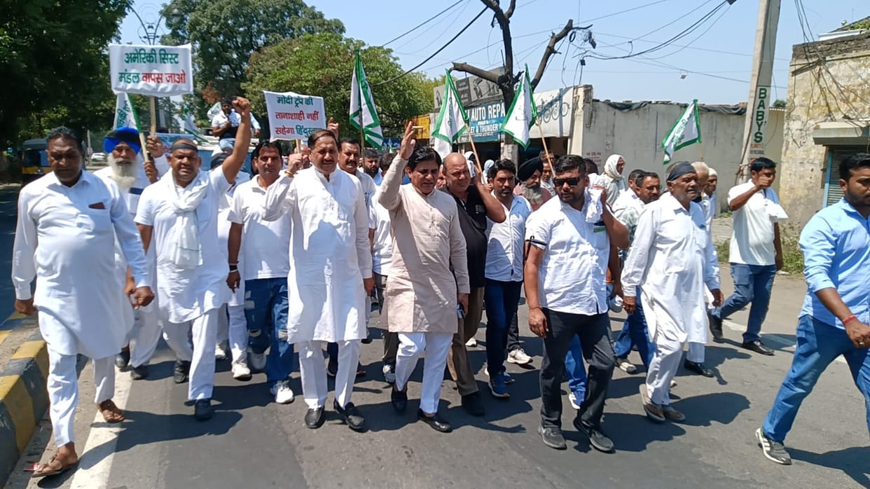 Farmers hold protest march against India-US deal