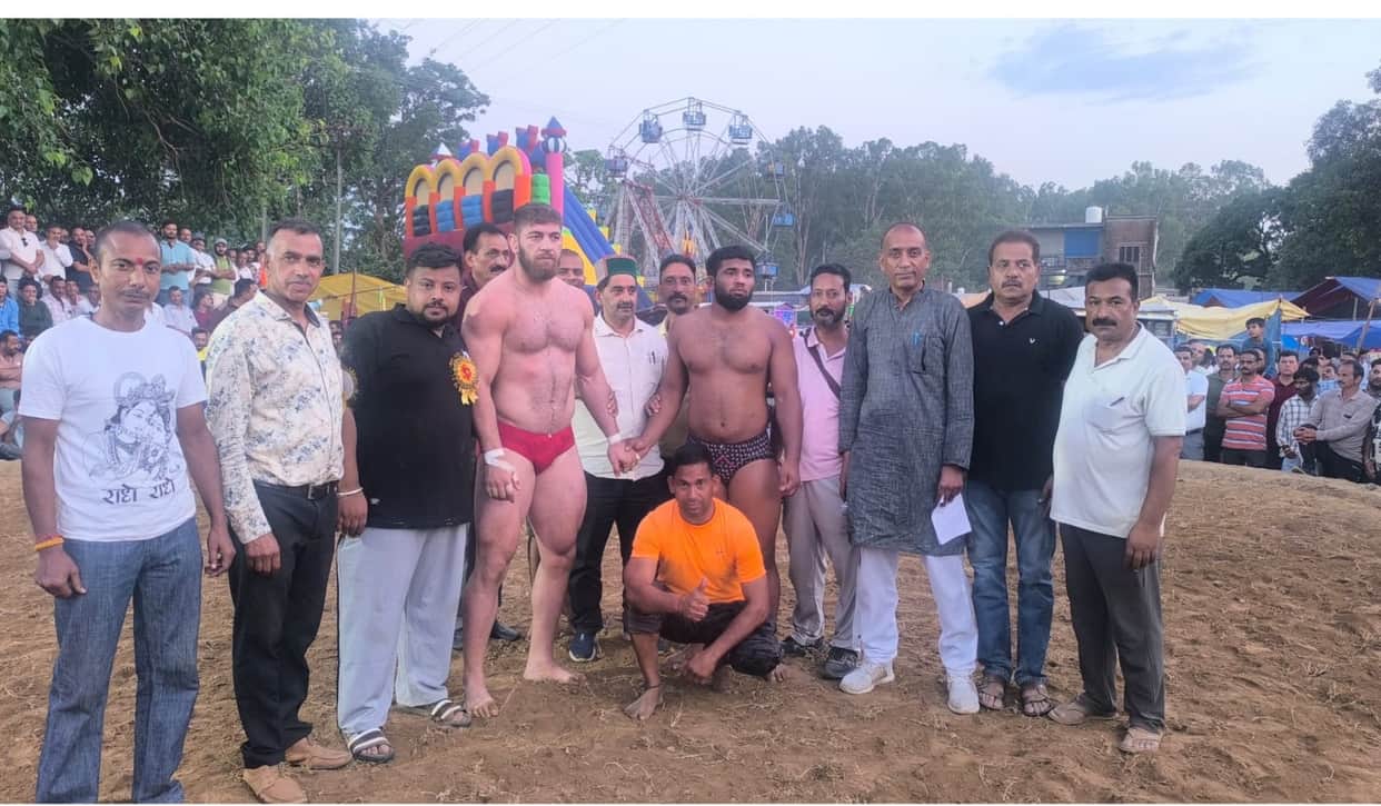 Palvinder wins the Dramman Ki Mali title.