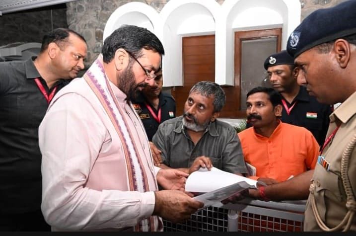 Complained to the Chief Minister about the poor condition of public toilets.
