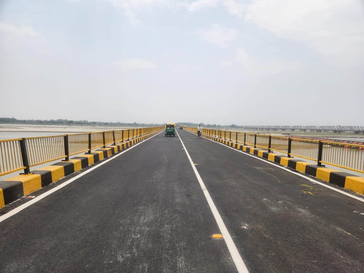 A new four-lane bridge will be built parallel to the Sanjay Setu over the Saryu starting in October.