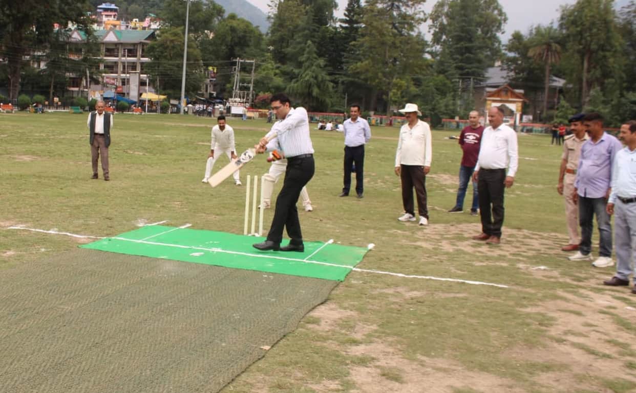 Black Mumba defeated Desi Boys by seven runs.