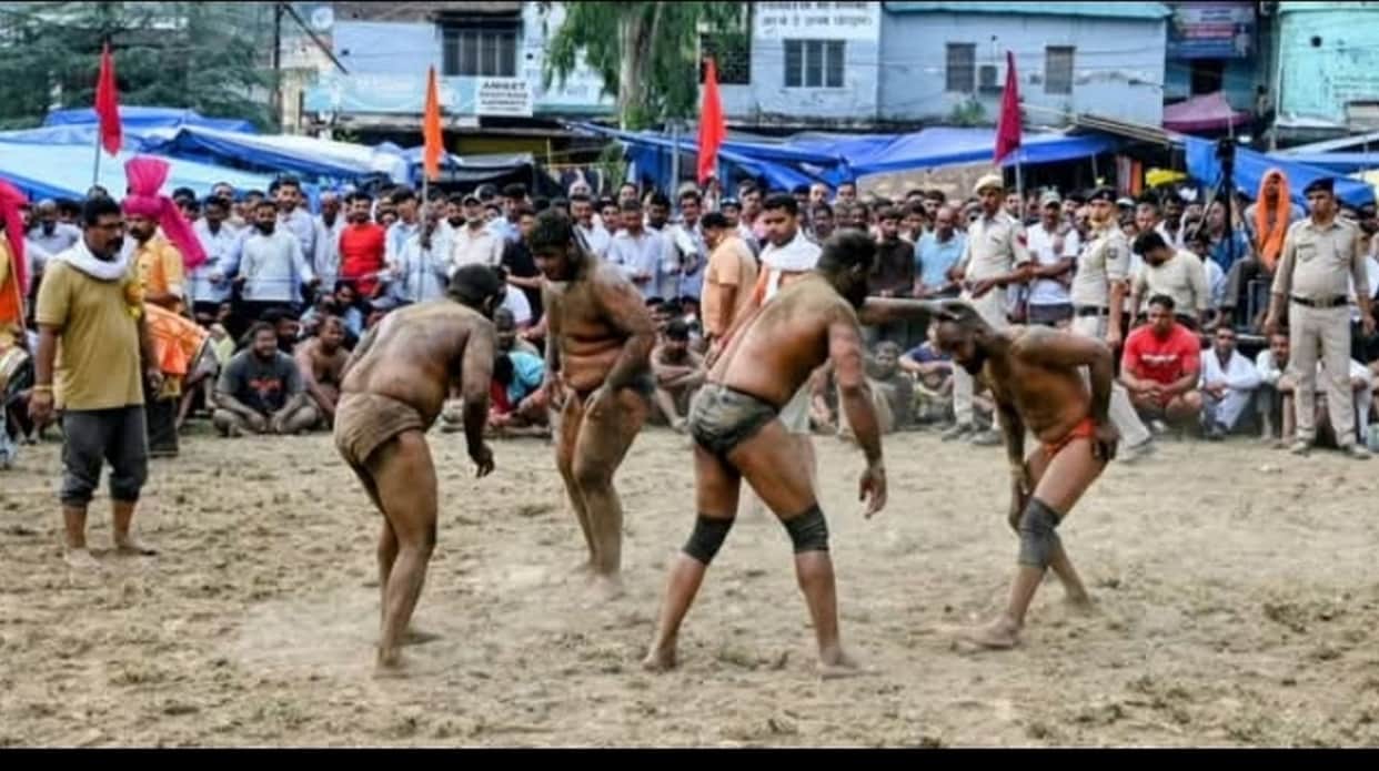 Bhupendra from Ajnala won the 'Badi Maali' at the Chuwari Dangal.