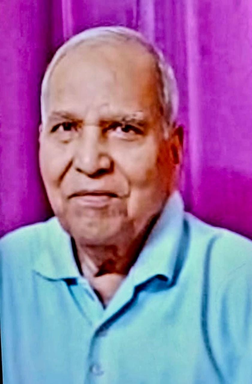 Veteran journalist and English teacher Dr. Neville Smith passes away.