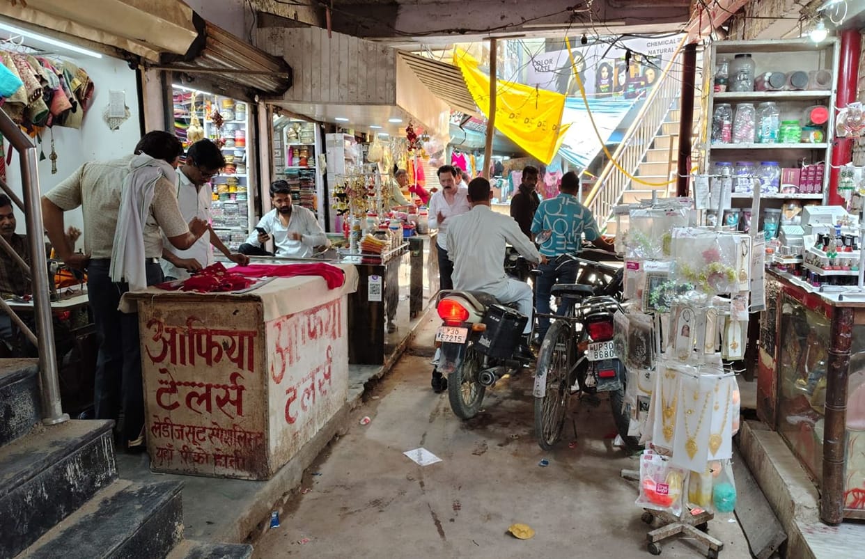 Haphazardly arranged shops in narrow lanes, a complete lack of fire safety measures, and a serious risk.