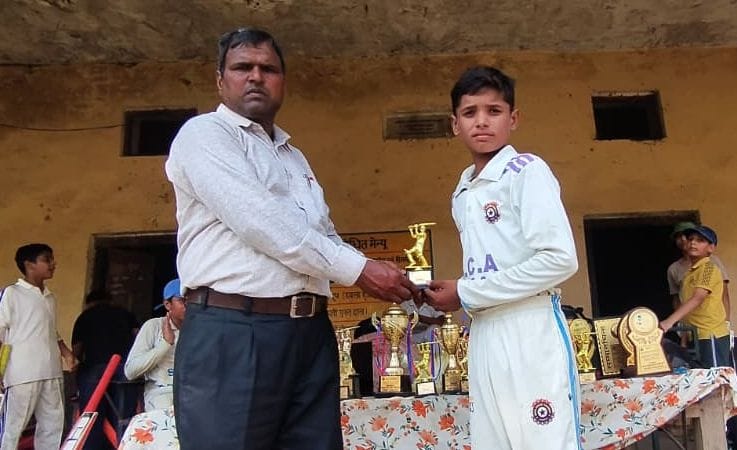 Himanshu's all-round brilliance; Royal Club registers a win.