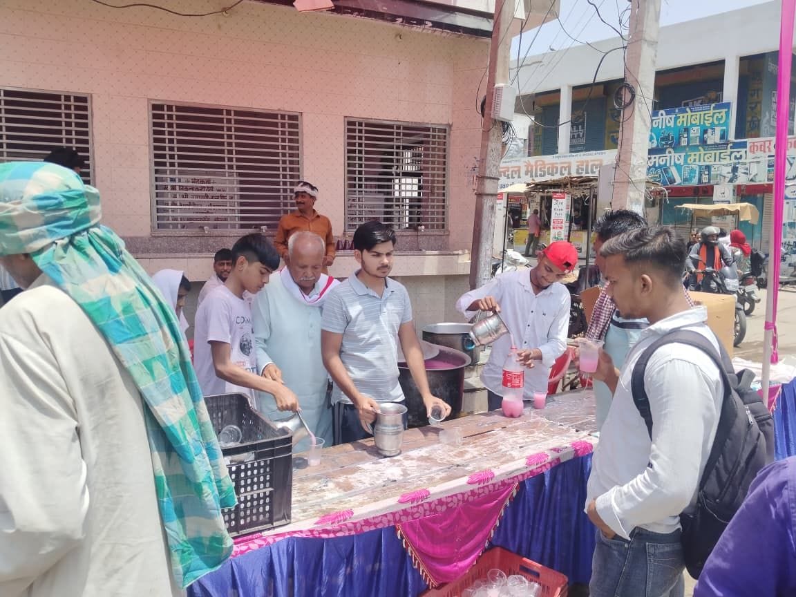 Passersby found relief as *Chhabils* (stalls serving cold, sweetened water) were set up at various locations on Nirjala Ekadashi.